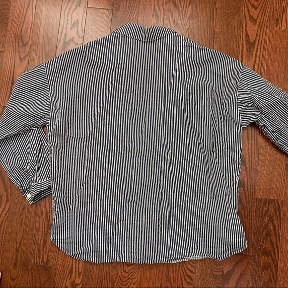 🖤 STRIPED BUTTON UP 🖤 - Picture 5 of 7